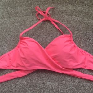 VS Wrap Halter
